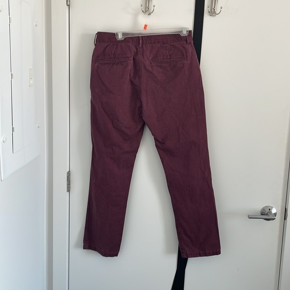 🎉2 for $15🎉 Gap Burgundy Lived-in Slim Khaki - Picture 4 of 6